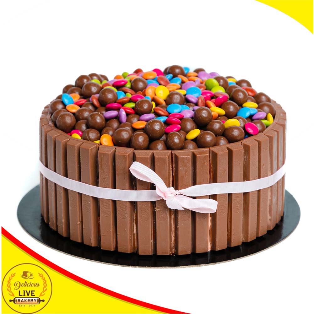 KitKat Chocolate Layer Cake - VeryVera